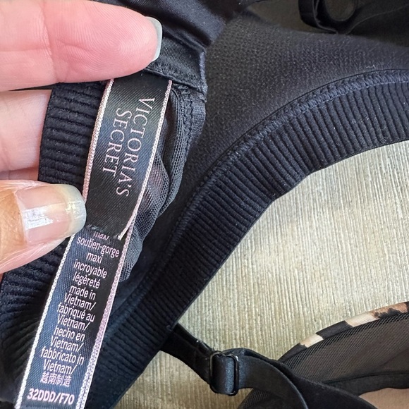 Incredible by Victoria's Secret medium support Mesh Sports Bra 32ddd set of 3 - Picture 7 of 11